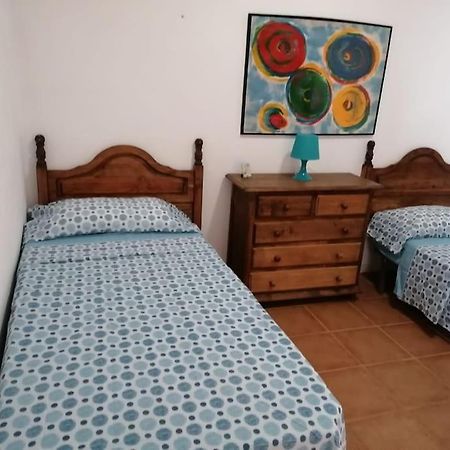 Habitacion En Un Bajo 2 Camas Individual Casa Compartida Abades  외부 사진