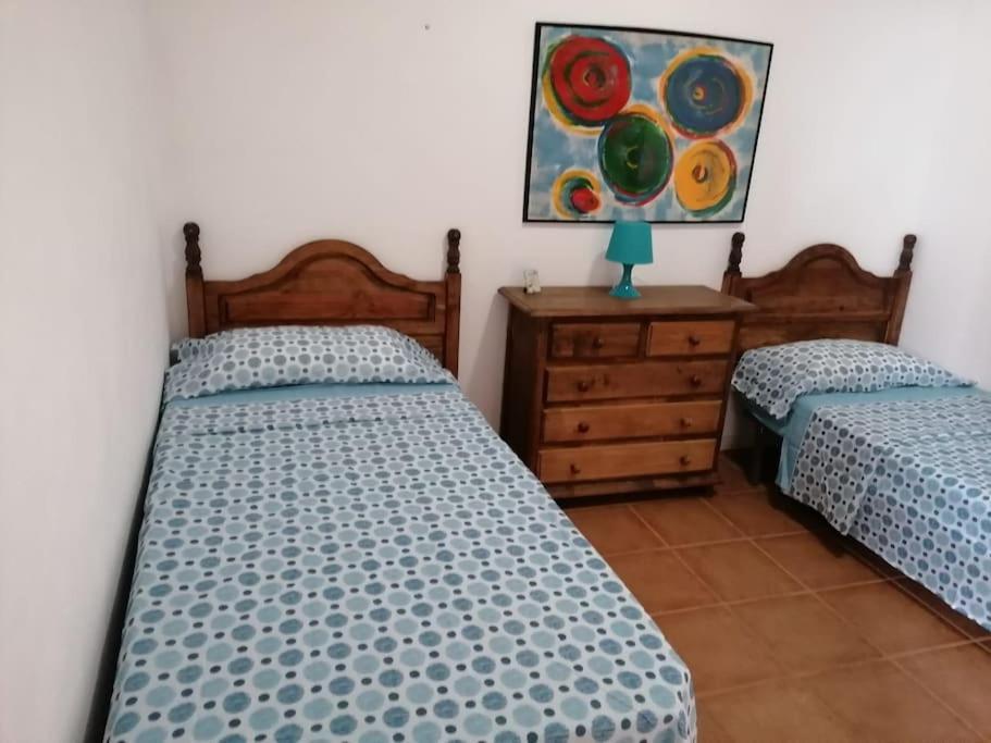 Habitacion En Un Bajo 2 Camas Individual Casa Compartida Abades  외부 사진