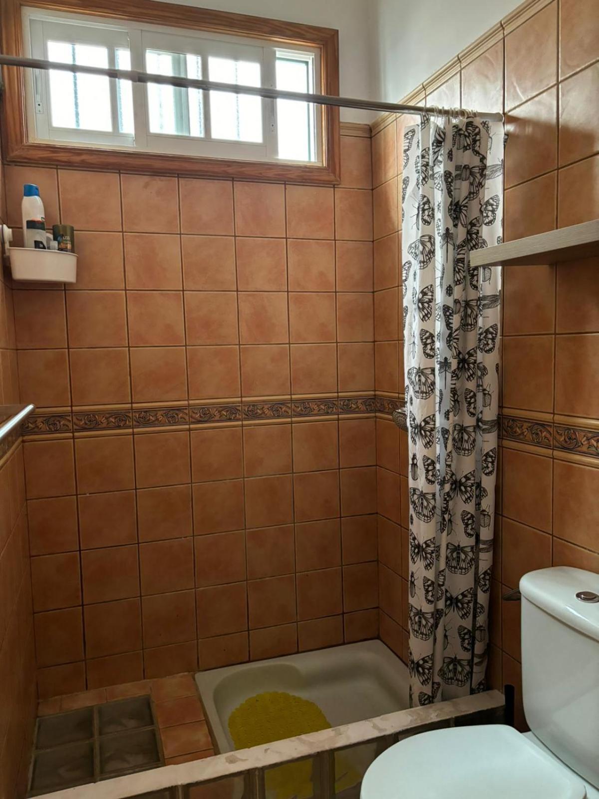Habitacion En Un Bajo 2 Camas Individual Casa Compartida Abades  외부 사진