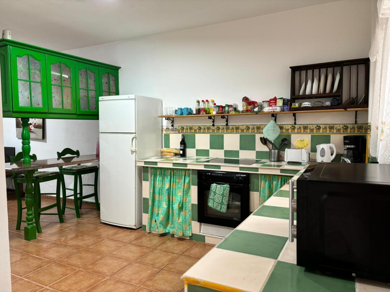Habitacion En Un Bajo 2 Camas Individual Casa Compartida Abades  외부 사진